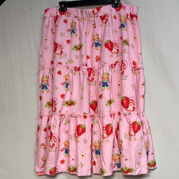 ROMWE Pink Strawberry Shortcake Print Skirt Size 3X - Picture 2 of 10